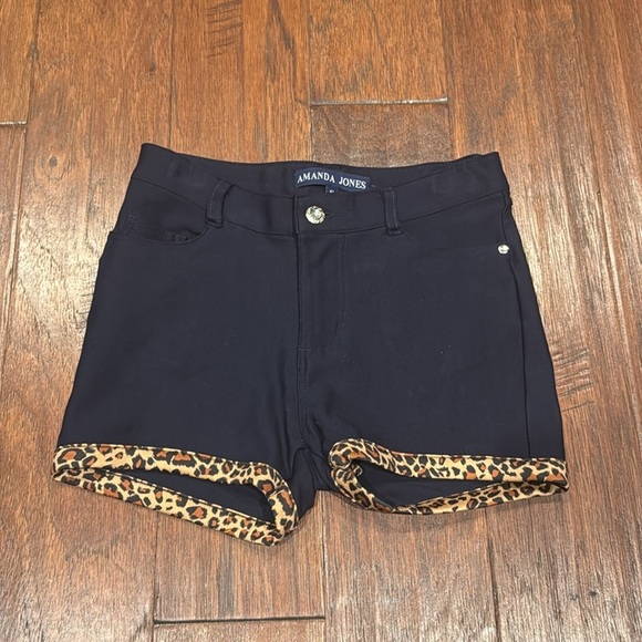 NWOT! Amanda Jones Stretchy Black and Navy Shorts with Leopard Trim - Picture 8 of 9